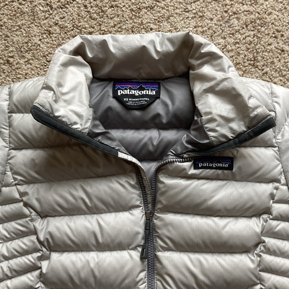 Patagonia Women’s Down Sweater Full Zip Down Insulated Jacket Light Gray XS - Picture 2 of 13